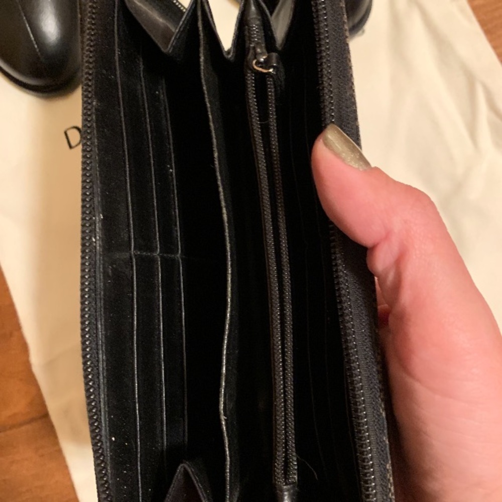 Gucci wallet! - Picture 2 of 5